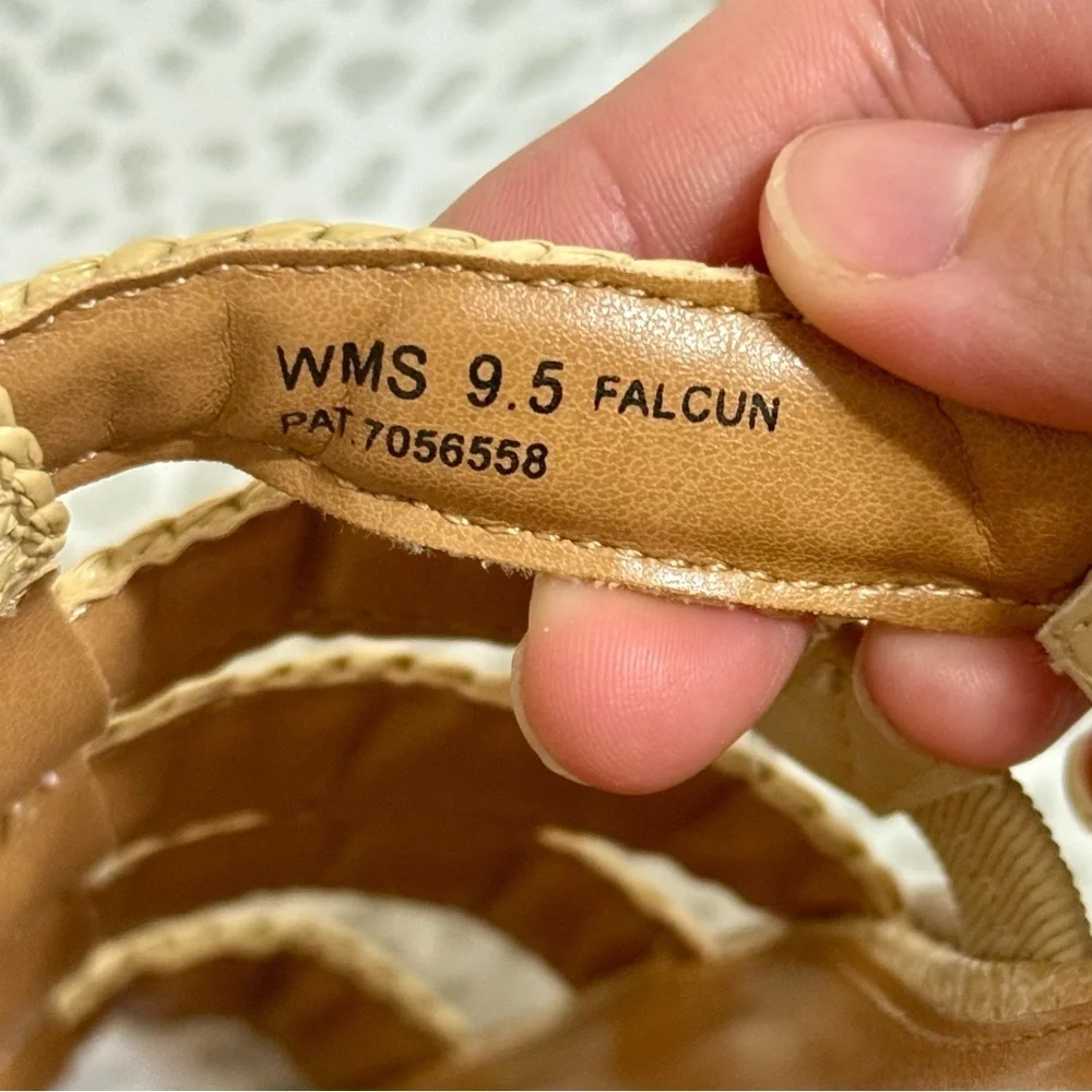 NWOT! Dolce Vita DV Falcun Woven Sandals Size 9.5